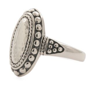 ANNIKA WITT Hammered Oval Ring